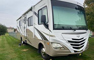 Adventure-Ready Bunkhouse RV – Sleeps 8