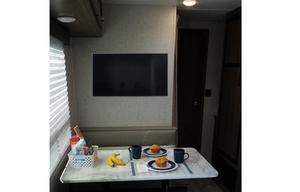 2021 East to West Silverlake King Bed & Bunks