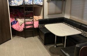 2019 Starcraft Launch Outfitter 27BHU