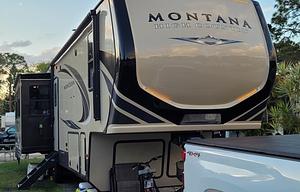 2020 Montana High Country 38' Glamper