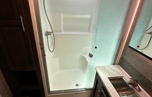 Glamping at its finest! Jayco Luxury sleeps 9!