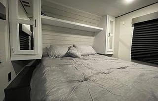 2022 Keystone RV Hideout 26BHWE RV rental photo 3