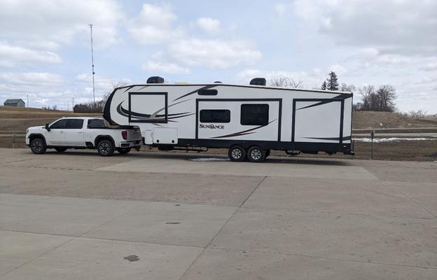 2015 Heartland Sundance 3400QB RV rental photo 1