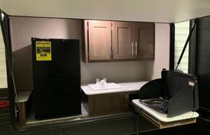 "The Hideout" - 2020 Keyston bunkhouse with 1.5 Bath