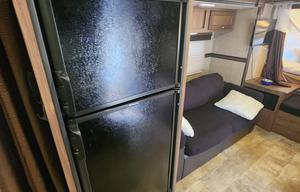 2015 Palomino SolAire 213 X RV rental photo 5