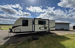 2017 Winnebago Industries Towables Minnie 2455 BHS