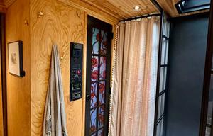 REMODELED, luxury  new interior. DELIVERY ONLY.