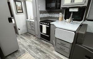 MEET THOR, OUR HIGH CLASS RV FOR 8