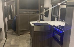 2021 Kodiak Ultra-Lite w/ separate bunk house
