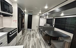 Trailside Escape JANY 2308