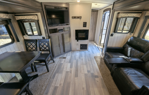 Sunset Trail | Spacious & Cozy, Ideal for a Couple