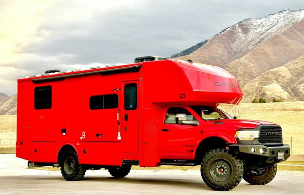 DeMonte—Luxury 4x4  Dynamax Isata 5 Extreme