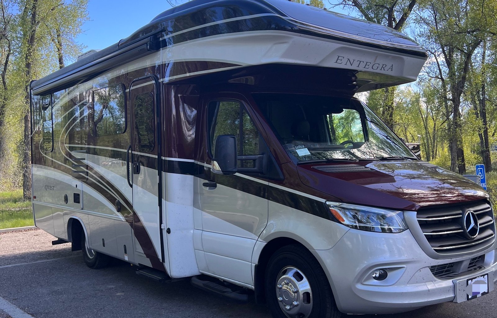 Luxury Mercedes-Benz Entegra  Unlimited Generator