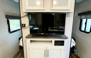 Cozy Bullet 28’ - Home Away From Home