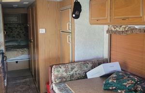 2000 Fleetwood RV Bounder 28T RV rental photo 10