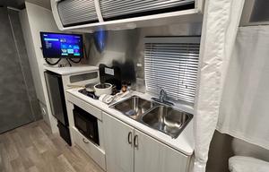 Magnolia 3-AIRSTREAM Bambi Sport 22 *FULLY Loaded*