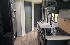 2021 Cherokee Grey Wolf 22RR RV rental photo 8