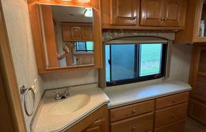 2004 Mandalay Luxury Division Mandalay Class A 43A