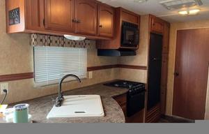 28' DUTCHMEN SLEEPS 6 FULLY STOCKED