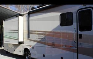 2006 Fleetwood RV Pace Arrow LXE 38N RV rental photo 5