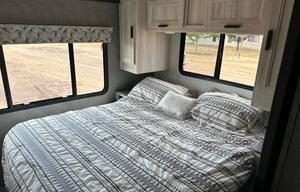 FUNseeker Family Bunkhouse Motorhome