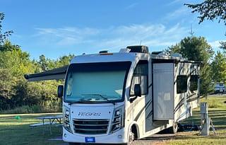 Luxury Compact RV- Easy to Drive, Road Trip Ready