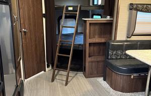 King size bed! 2 ACS! 2017 Dutchmen  Luxury RV