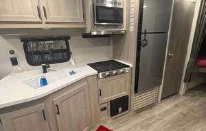 2026 Catalina Summit Series 8 261BHS RV rental photo 7
