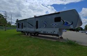 Glamping YOLO   2016 Open Range RV  38RGR