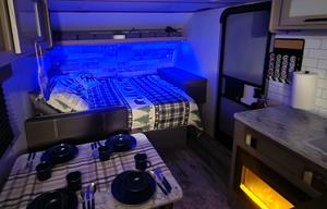 2023 Coleman 17B Easy tow Pet Friendly