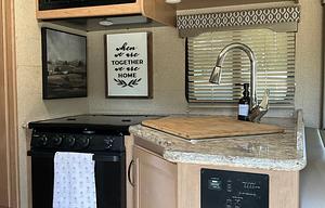 Clean, Cozy, Family-Friendly Camper(Fully Stocked)