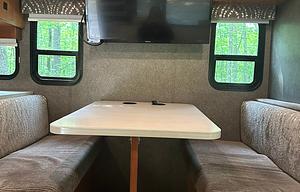 Winnebago-Superior Ride-Deluxe Living-Family Fun