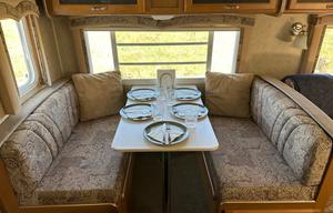 Large Camper - Vacation Ready/Full of Amenities