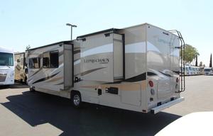 This Classy Class C is Clean, Comfortable & Cozy!