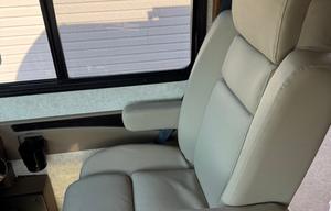 2015 Forest River RV Georgetown XL 352QSF RV rental photo 8