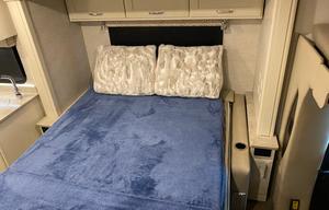 The Wayfarer Luxe – Tiffin Mercedes Diesel Class C