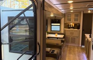2025 Luxury Forrest River Salem Hemisphere