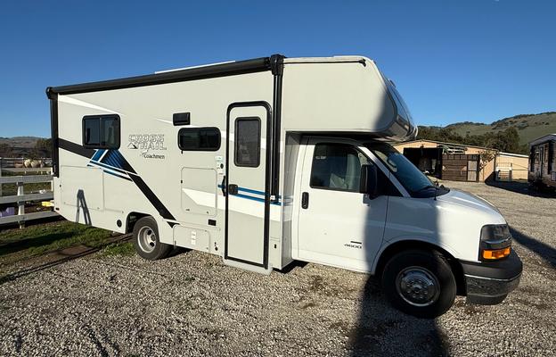 Sleep 6 - Luxury Family Fun RV Coachmen