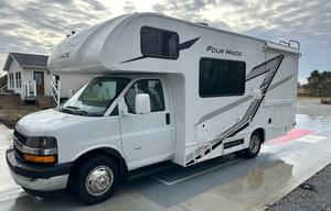Awesome 2025 Thor Four Winds 22B