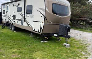 2018 Rockwood Ultra Lite 2706WS RV rental photo 2