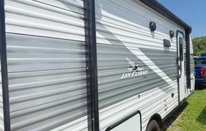 "Deja Vu" - Easy TOW - 2025 Jayco SLX - Sleeps 6-8