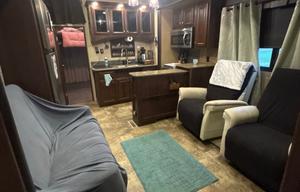2016 Voltage V3970 RV rental photo 9
