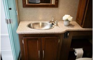 2016 Coachman Mirarda in Tampa Florida