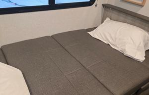 2023 Silver lake M-17BHLE RV rental photo 8