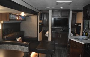 The Trailhead Lodge – Pet-Friendly Family Camper