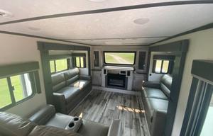 Montana High Country 377FL - room for the family