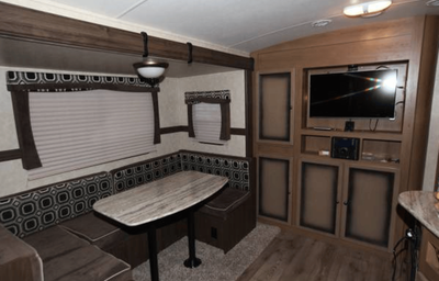 GLAMP IN STYLE: LUXURY 2 BED/1BA, FULL KITCHEN, TV