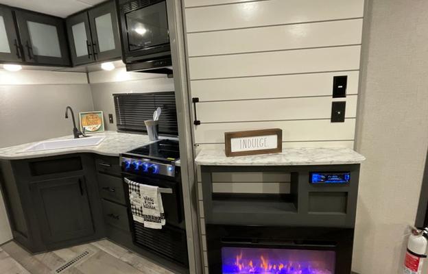 Kid Friendly Camping! 2022 Dutchmen Aspen Trail