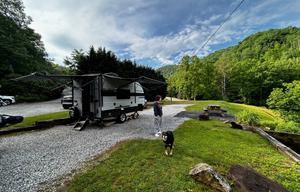 Camp in Comfort - Fully Equipped Sunlite 16BH