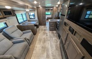 Rockwood Ultra Lite | Modern, Spacious and Cozy